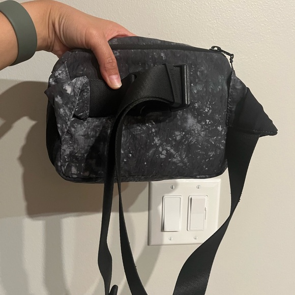 Lululemon Belt Bag - Picture 8 of 10